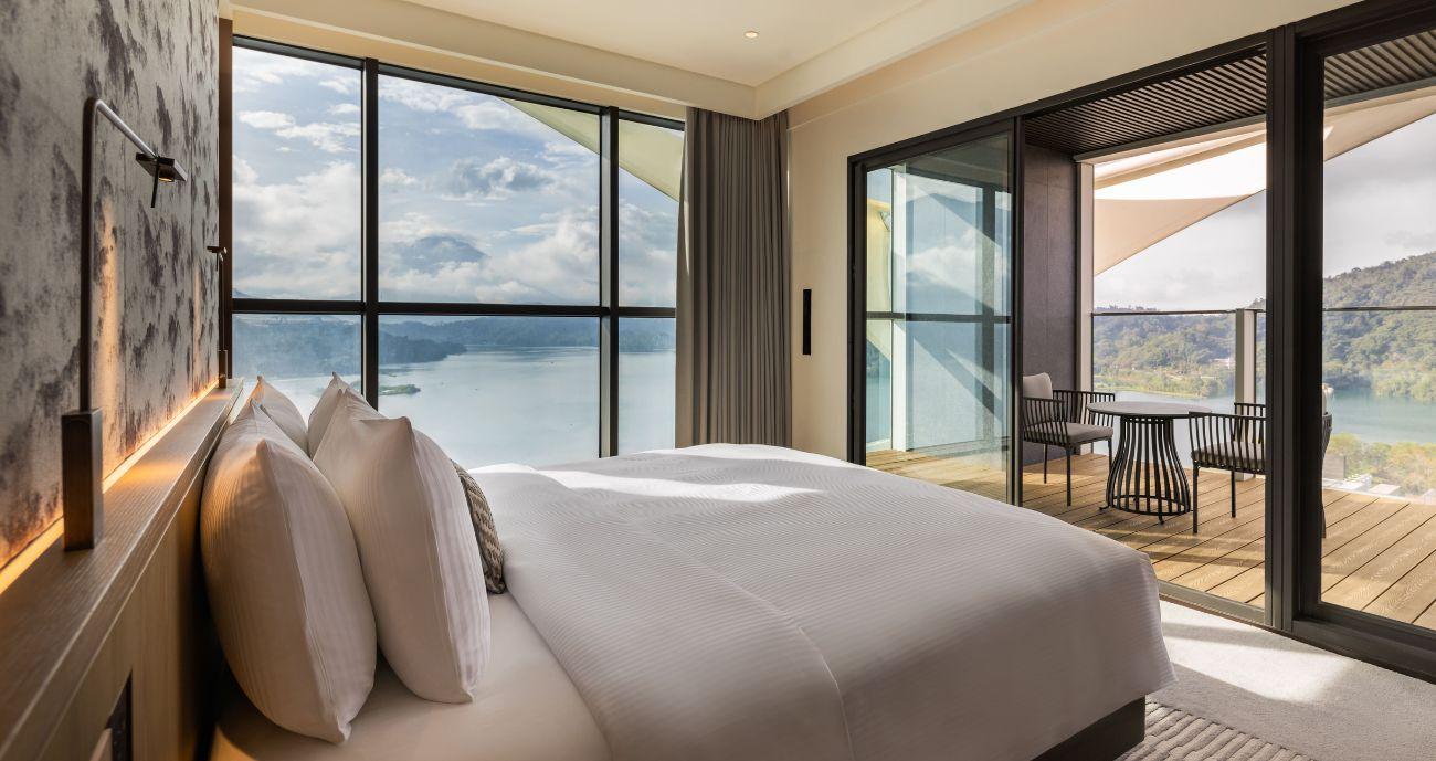 Corner Suite